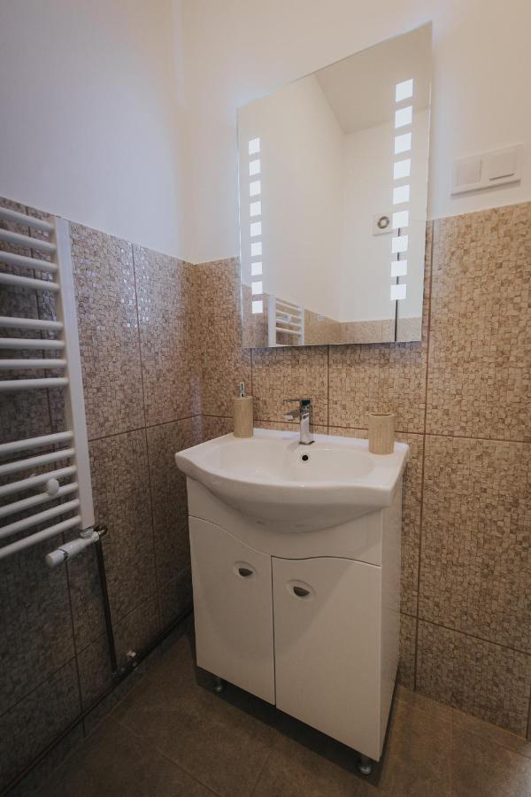 Gavri'S Classic Apartment Сибиу Екстериор снимка