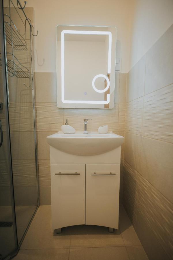 Gavri'S Classic Apartment Сибиу Екстериор снимка